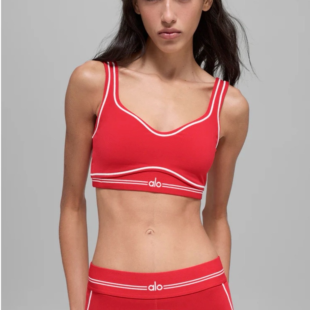 ALO Yoga Bold Red Sports Bra

Brand New With Tags